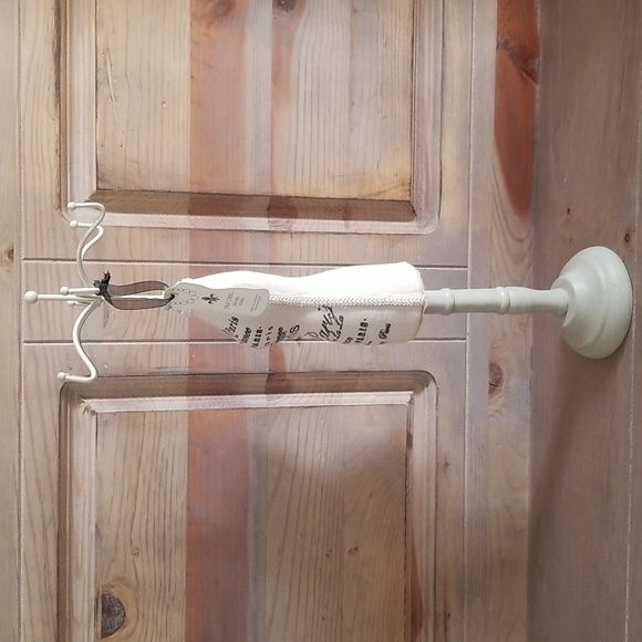 Tre Chic Mannequin Jewelry Holder by Sicura Italian Designs - Picture 5 of 13